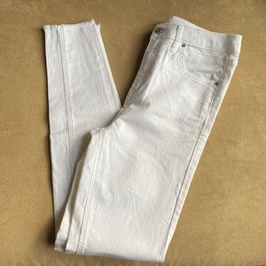 Wild Fable Distressed High Rise Skinny Jean Size 6